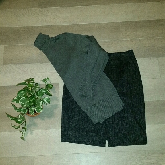 Spense Gray Turtleneck Sweater - Picture 2 of 6